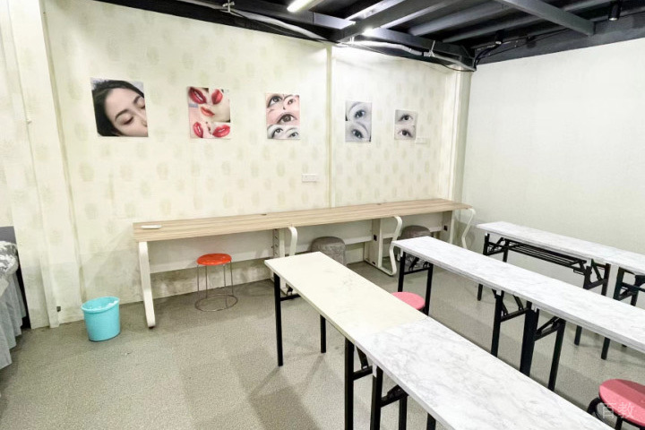 长沙玩美化妆校园环境