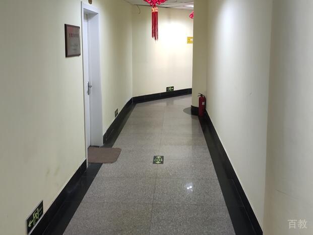 沈阳金 牌家政走廊氛围