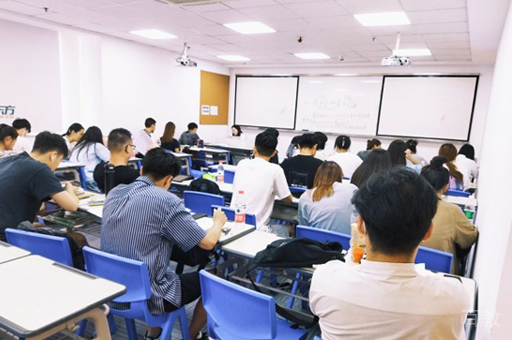 武汉新东方考研校区学员上课场景展示