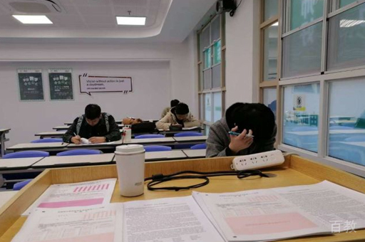 武汉新东方考研校区学员学习场景展示