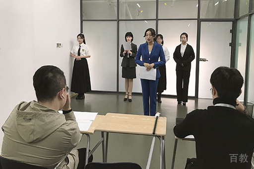 武汉思乐学传媒校区学员课堂上课场景展示
