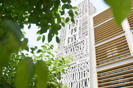 学校图书馆