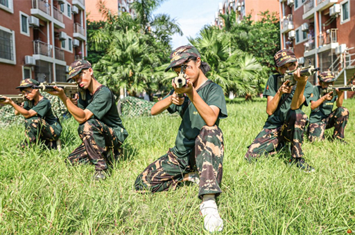 北京黃埔軍事夏令營校區(qū)學員活動場景