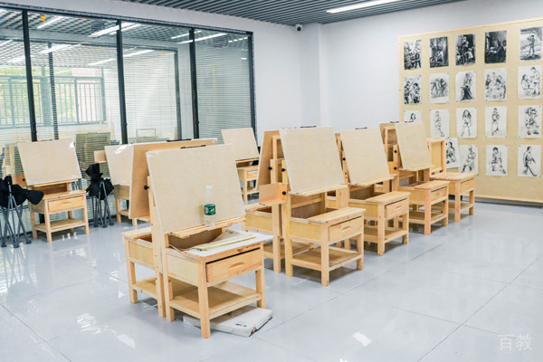武汉至美画室校区授课教室环境展示