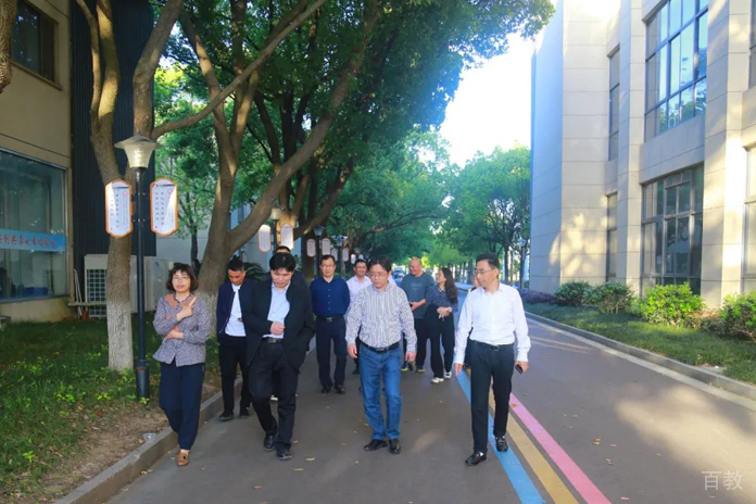 学校漫步