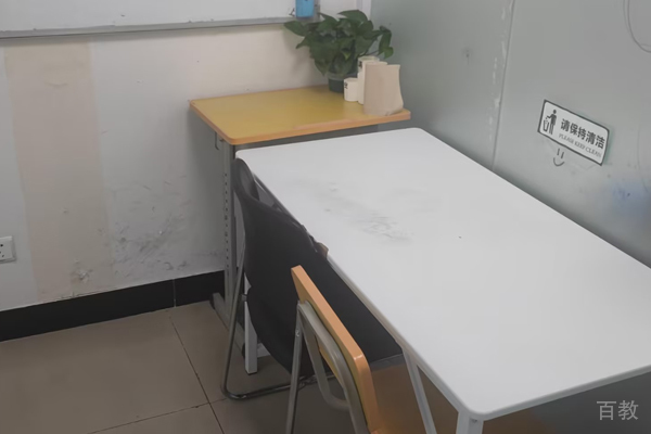 北京囊萤教育校区授课教室环境展示