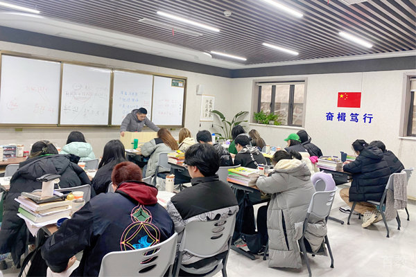 武汉超凡高考校区学员上课场景展示