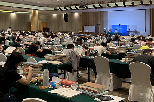 瑞达法考线下学员学习场景展示