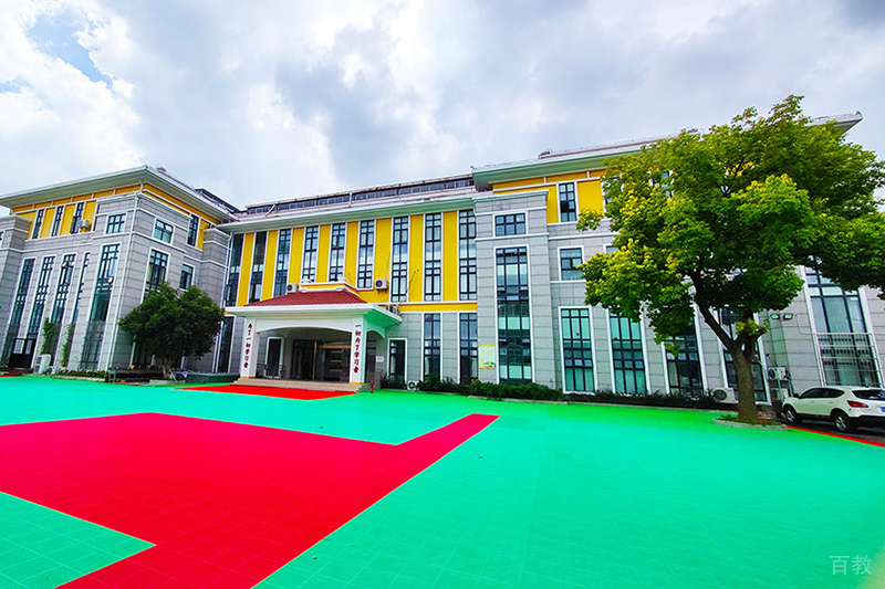 学校操场环境