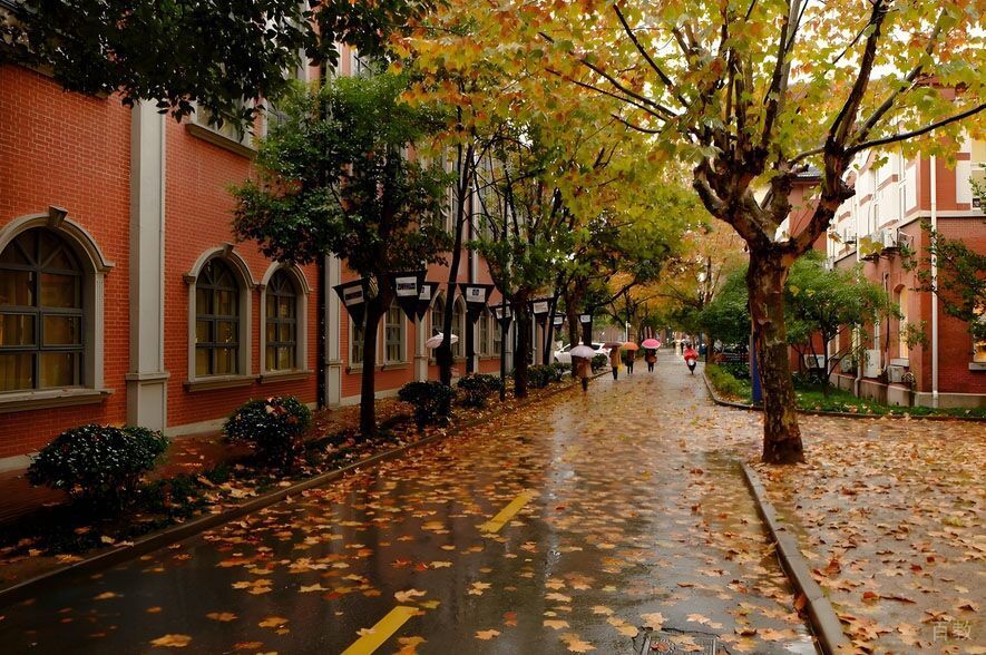 学校外景