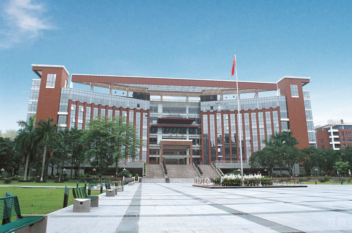 学校图书馆环境