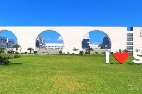 学校草地