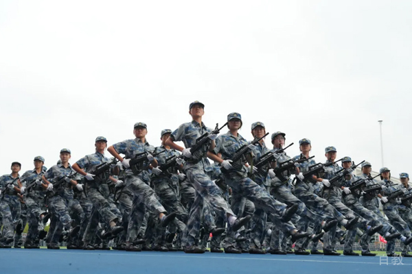 学校军训环境