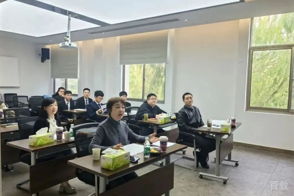 学校上课环境