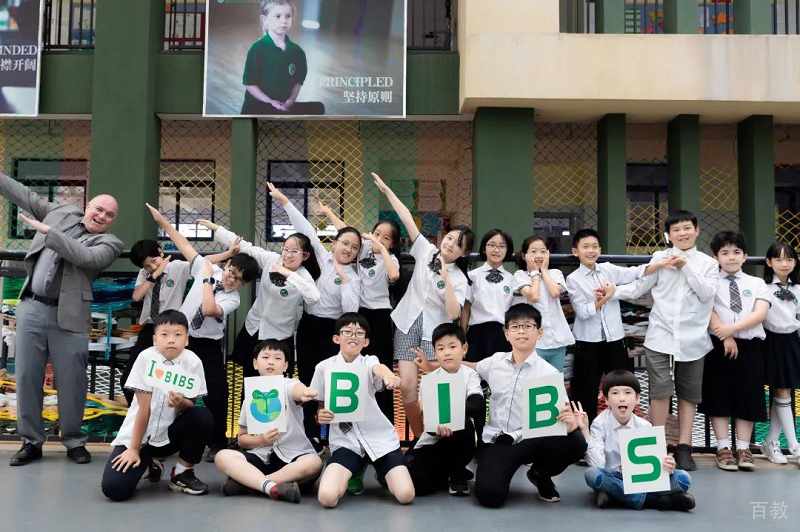 学生合影照片