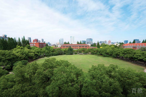 学校外景