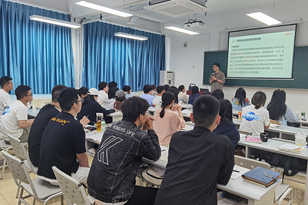 橙啦教育校区学员上课场景展示