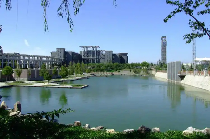 校园湖环境