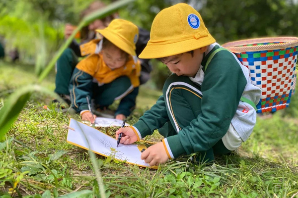 学校户外活动