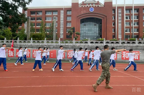学生军训