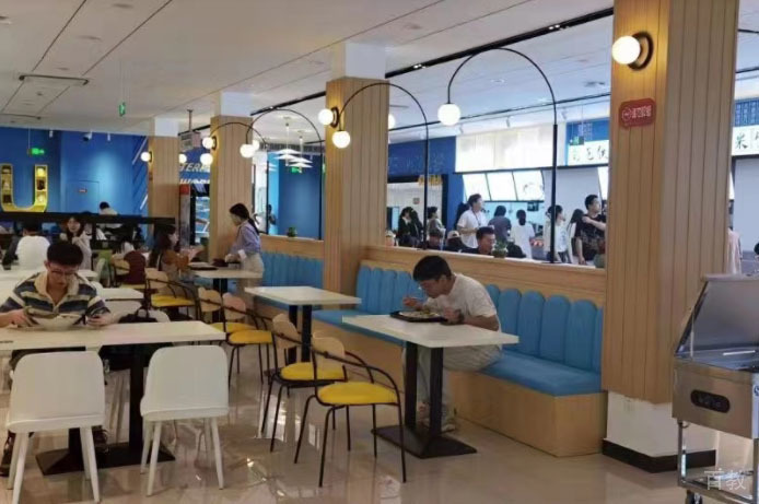 学校食堂环境