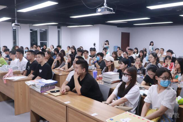 武汉乐学喵考研校区学员上课场景展示