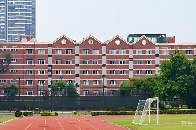 学校操场环境