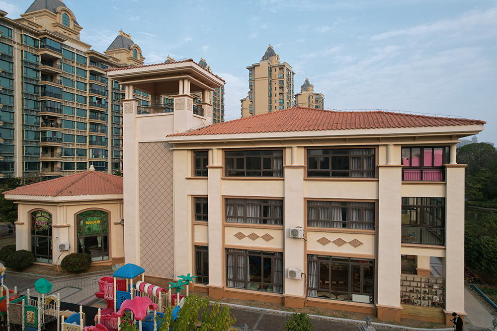 启东启迪外国语学校