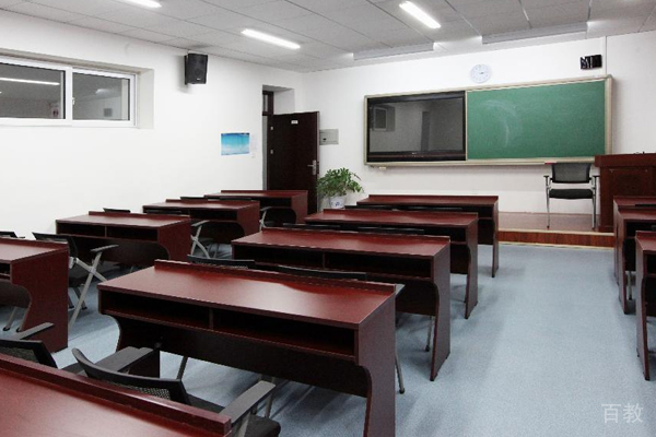 首都经贸大学国际本科授课教室环境展示