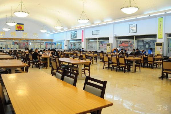 北京中加学校校区环境展示
