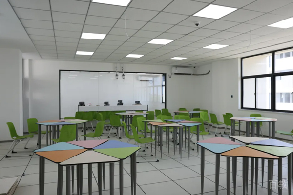 学校多功能教室环境