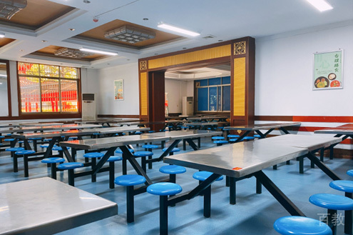 学校食堂