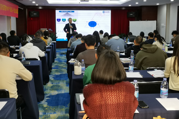 世纪卓越培训校区学员学习场景展示