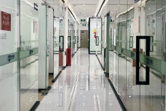 教室门口走道环境