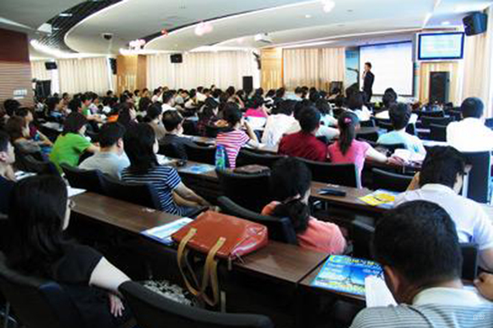 校区学员