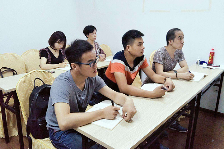 上海欧风小语种教育_学员上课情形