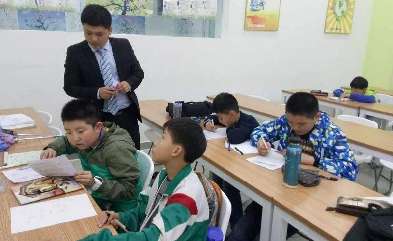 校区学员上课情形