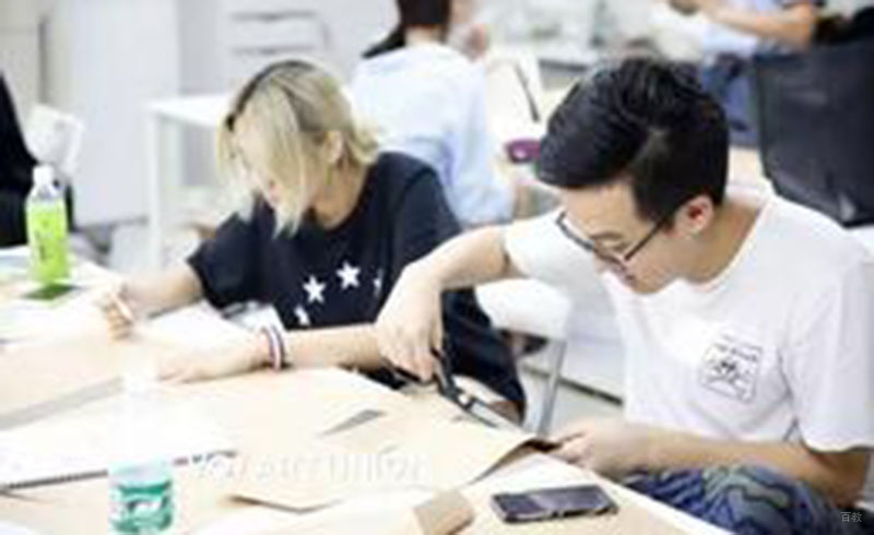 广州维欧艺术留学_积极认真的学生