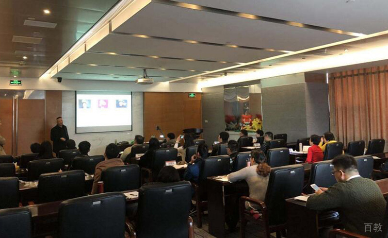 校区学员教学现场