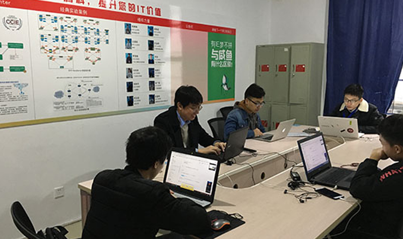 上海腾科IT教育_教室环境