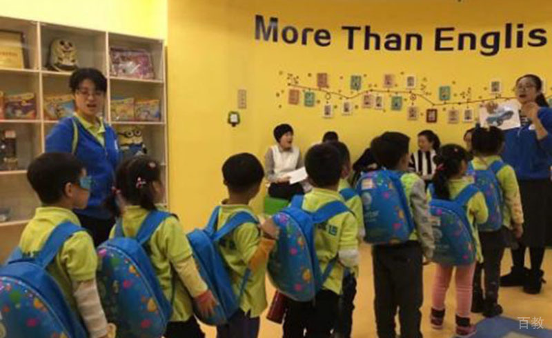 排队的学生