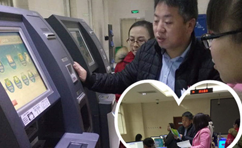 信达学校老师亲自教授学员操作