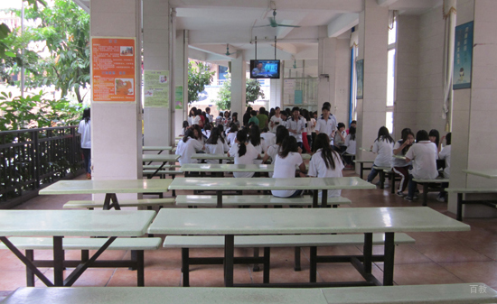 学校食堂