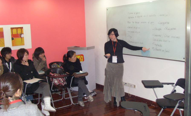 上海OLE西班牙语_学员正在上课