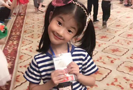 重庆i2儿童成长中心_5岁女孩在全国英语比赛拿大奖