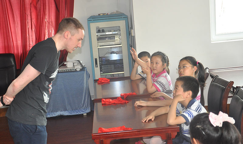 上海昂立少儿教育外派外教老师