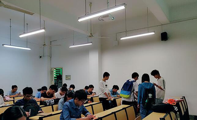 武汉扬格外语_教室环境