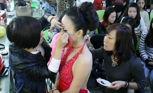 杭州翼彩化妆摄影美甲艺术_化妆课堂