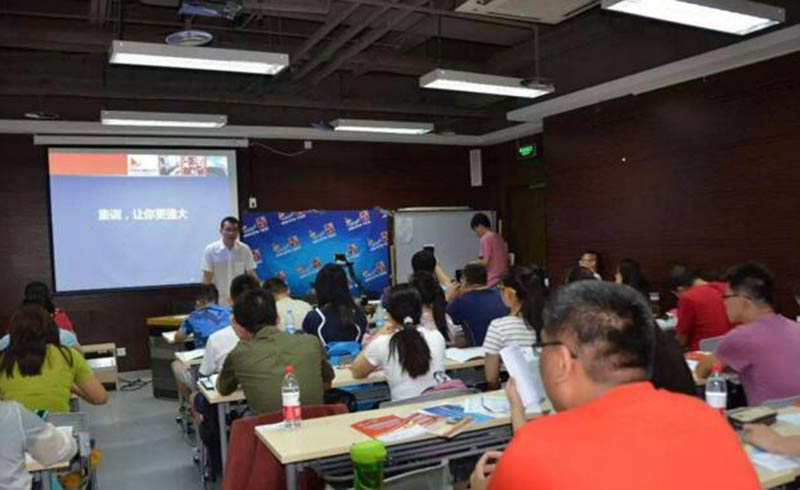 北京启航考研校区学员上课情形和老师授课状态