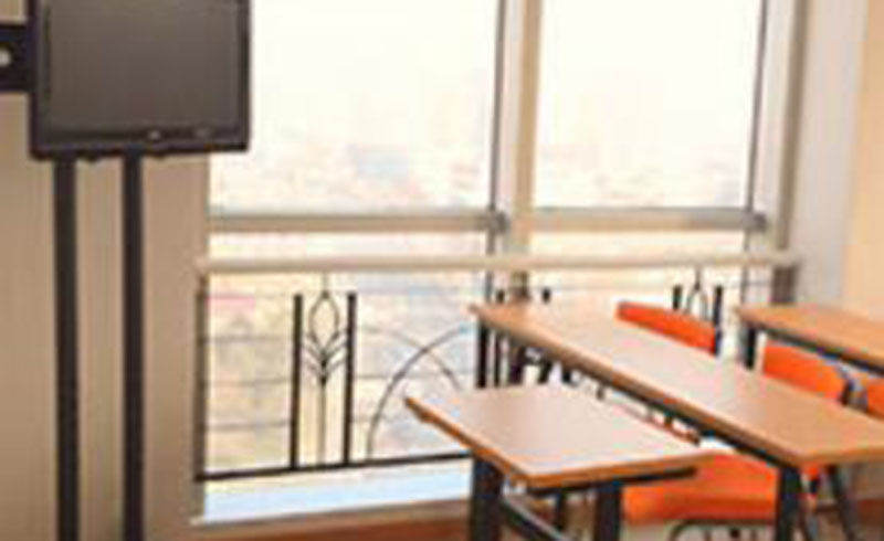 广州欧风小语种敞亮宽广的教室